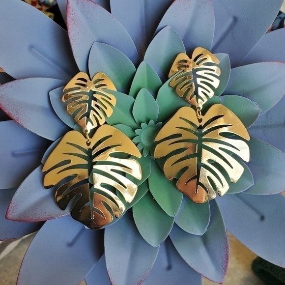 Jewelry - NEW Large Gold Monstera Leaf Earrings